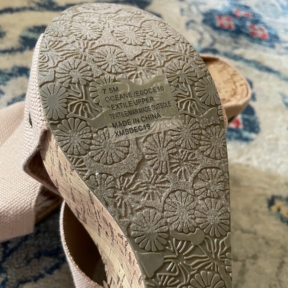 Shoes - Picture 2 of 3